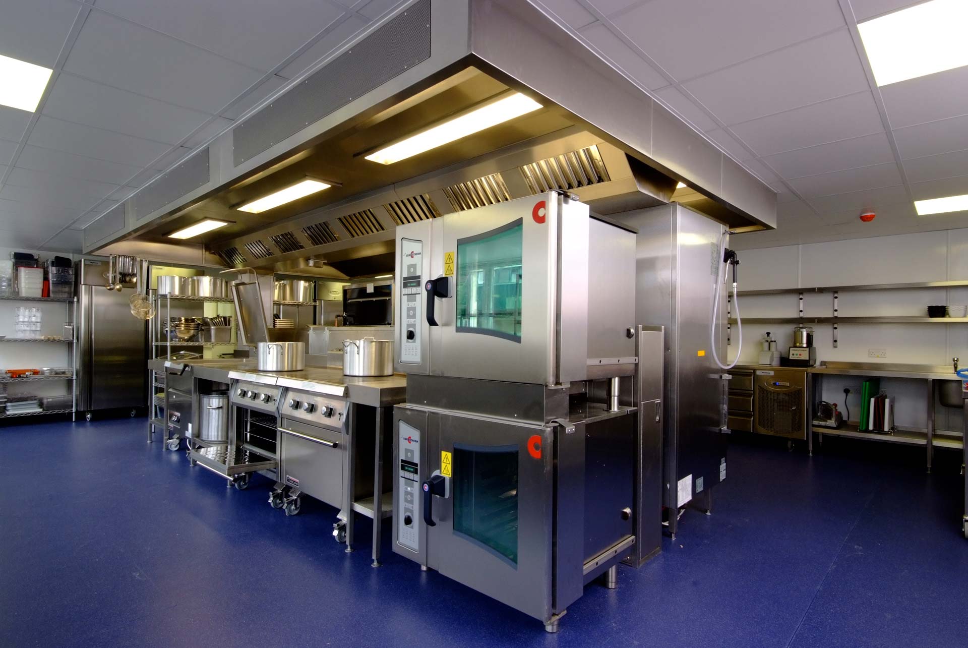 University And School Kitchen Design Nelson Bespoke Commercial Kitchens   KITCHEN%EF%80%A2 WISEMAN 169 